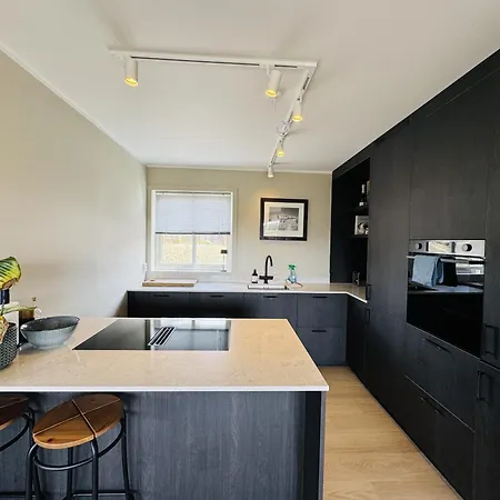Spacious Near Nature And Slopes